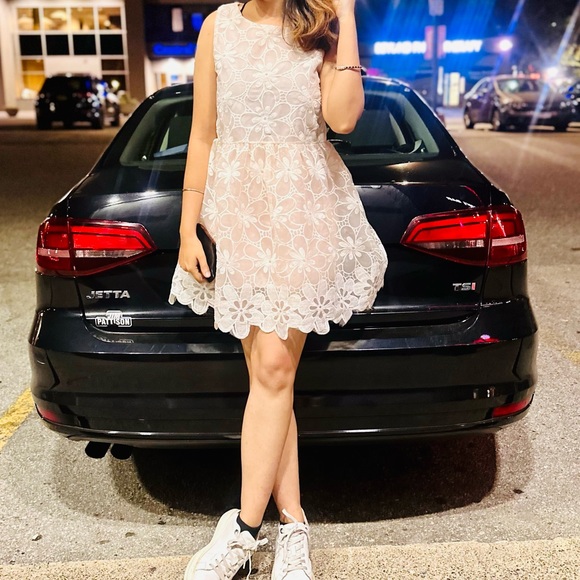 Barbie frock - Picture 1 of 4